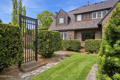 Tiny photo for 30051 Hickory Hill Drive, Perrysburg, OH 43551 (MLS # 10007981)