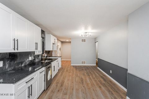 Tiny photo for 5125 Selma Street, Toledo, OH 43613 (MLS # 10004847)