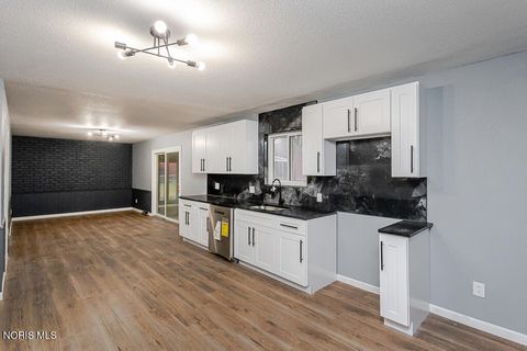 Tiny photo for 5125 Selma Street, Toledo, OH 43613 (MLS # 10004847)