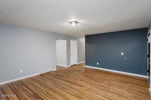 Tiny photo for 5125 Selma Street, Toledo, OH 43613 (MLS # 10004847)