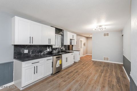 Tiny photo for 5125 Selma Street, Toledo, OH 43613 (MLS # 10004847)