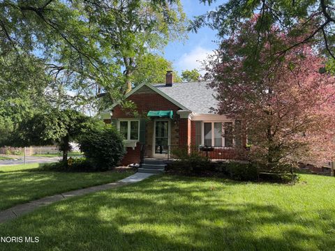 Photo of 3158 Heatherdowns Boulevard, Toledo, OH 43614 (MLS # 10009969)