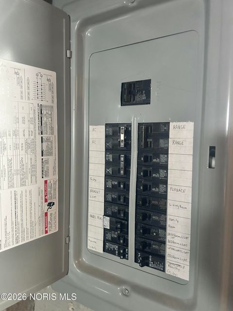 Tiny photo for 4112 Harris Street, Toledo, OH 43613 (MLS # 10003357)