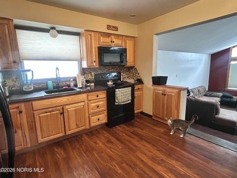 Tiny photo for 4112 Harris Street, Toledo, OH 43613 (MLS # 10003357)