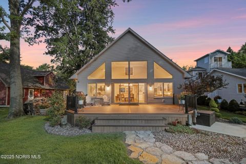 Photo of 1324 S Dubbert Road, Port Clinton, OH 43452 (MLS # 10000312)