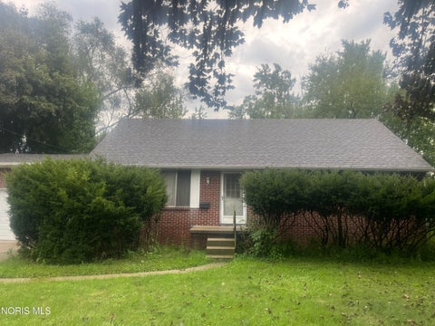 Photo of 6010 Summit Street, Sylvania, OH 43560 (MLS # 10014054)