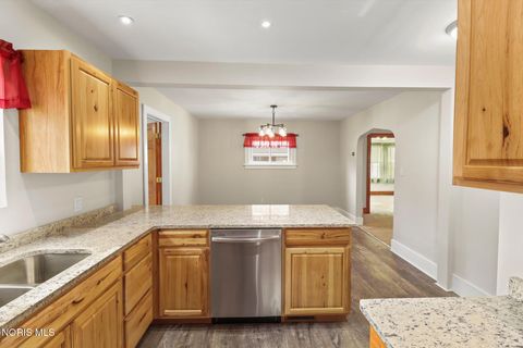 Tiny photo for 758 Barker Road, Fremont, OH 43420 (MLS # 10005731)