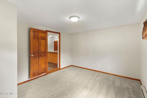 Tiny photo for 758 Barker Road, Fremont, OH 43420 (MLS # 10005731)