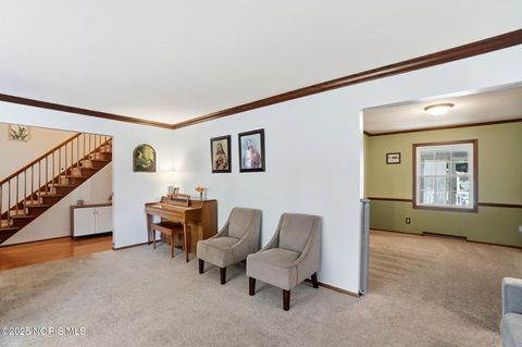 Tiny photo for 2403 Ragan Woods Drive, Toledo, OH 43614 (MLS # 10000688)