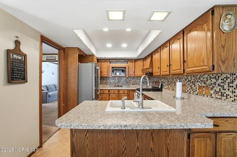 Tiny photo for 2403 Ragan Woods Drive, Toledo, OH 43614 (MLS # 10000688)