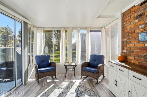 Tiny photo for 2403 Ragan Woods Drive, Toledo, OH 43614 (MLS # 10000688)