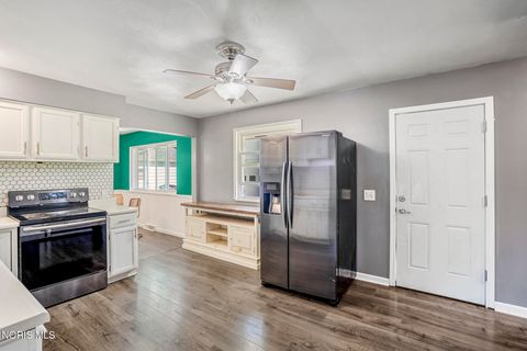 Tiny photo for 6253 Hancock Avenue, Toledo, OH 43615 (MLS # 10010964)