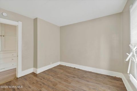 Tiny photo for 729 Utah Street, Toledo, OH 43605 (MLS # 10003112)