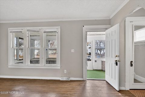 Tiny photo for 729 Utah Street, Toledo, OH 43605 (MLS # 10003112)