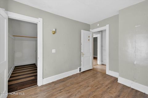 Tiny photo for 729 Utah Street, Toledo, OH 43605 (MLS # 10003112)