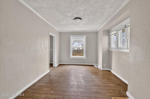 Tiny photo for 729 Utah Street, Toledo, OH 43605 (MLS # 10003112)