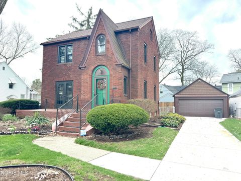 Photo of 1528 Glenbrook Drive, Toledo, OH 43614 (MLS # 10006126)