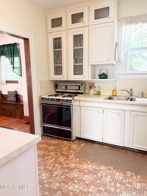 Tiny photo for 2849 Latonia Boulevard, Toledo, OH 43606 (MLS # 10009559)