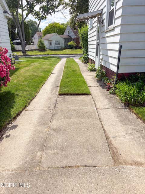 Tiny photo for 2849 Latonia Boulevard, Toledo, OH 43606 (MLS # 10009559)