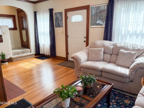 Tiny photo for 2849 Latonia Boulevard, Toledo, OH 43606 (MLS # 10009559)