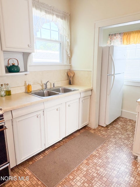 Tiny photo for 2849 Latonia Boulevard, Toledo, OH 43606 (MLS # 10009559)