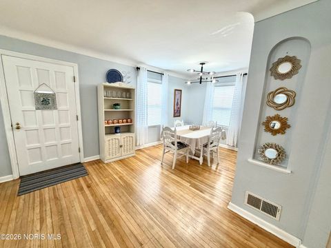 Tiny photo for 174 Hannum Avenue, Rossford, OH 43460 (MLS # 10003833)