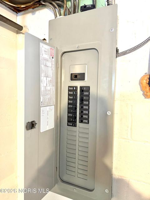 Tiny photo for 174 Hannum Avenue, Rossford, OH 43460 (MLS # 10003833)