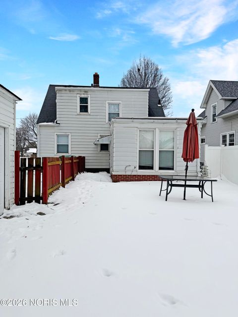 Tiny photo for 174 Hannum Avenue, Rossford, OH 43460 (MLS # 10003833)