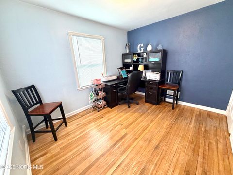 Tiny photo for 174 Hannum Avenue, Rossford, OH 43460 (MLS # 10003833)