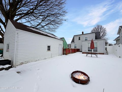 Tiny photo for 174 Hannum Avenue, Rossford, OH 43460 (MLS # 10003833)