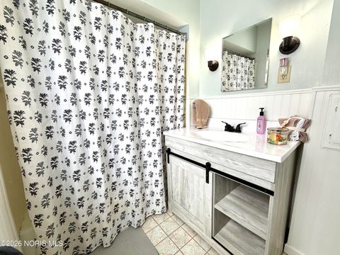 Tiny photo for 174 Hannum Avenue, Rossford, OH 43460 (MLS # 10003833)