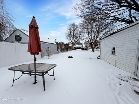 Tiny photo for 174 Hannum Avenue, Rossford, OH 43460 (MLS # 10003833)