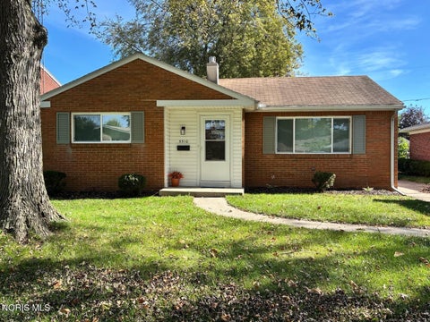 Photo of 5510 San Paulo Drive, Toledo, OH 43612 (MLS # 10014645)