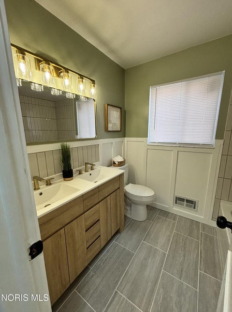 Tiny photo for 5510 San Paulo Drive, Toledo, OH 43612 (MLS # 10014645)