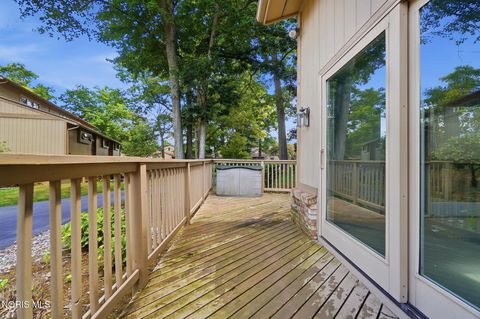Tiny photo for 2437 Parliament Square, Toledo, OH 43617 (MLS # 10009641)