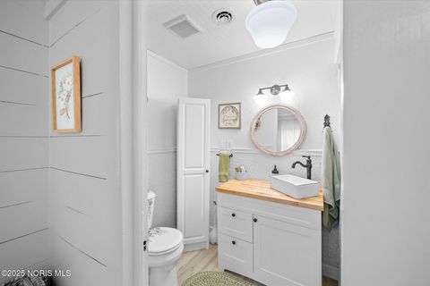 Tiny photo for 1642 Woodville Road, Millbury, OH 43447 (MLS # 10001631)