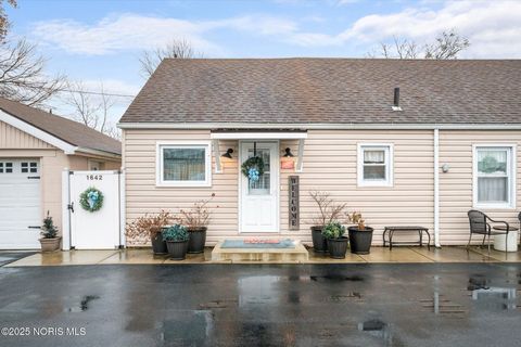 Tiny photo for 1642 Woodville Road, Millbury, OH 43447 (MLS # 10001631)