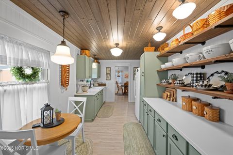 Tiny photo for 1642 Woodville Road, Millbury, OH 43447 (MLS # 10001631)