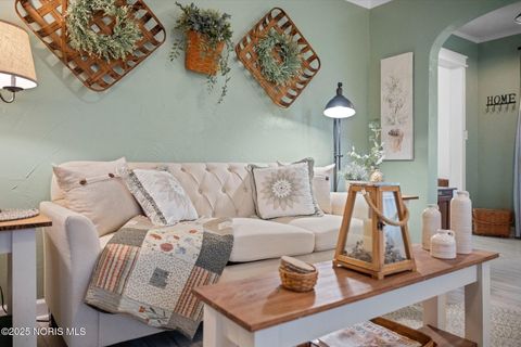 Tiny photo for 1642 Woodville Road, Millbury, OH 43447 (MLS # 10001631)