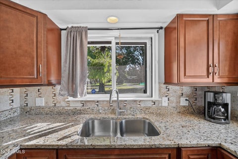 Tiny photo for 5035 Fairgreen Drive, Toledo, OH 43613 (MLS # 10014475)