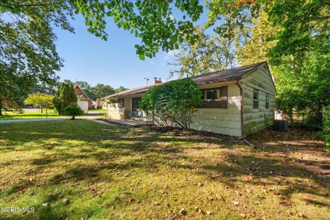 Tiny photo for 5035 Fairgreen Drive, Toledo, OH 43613 (MLS # 10014475)