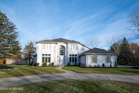 Photo of 3423 Stonebrooke Lane, Maumee, OH 43537 (MLS # 10001741)