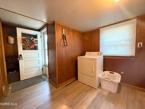 Tiny photo for 114 E Perry Street, Walbridge, OH 43465 (MLS # 10004738)