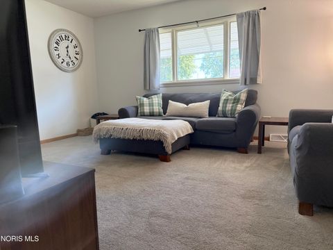 Tiny photo for 114 E Perry Street, Walbridge, OH 43465 (MLS # 10004738)