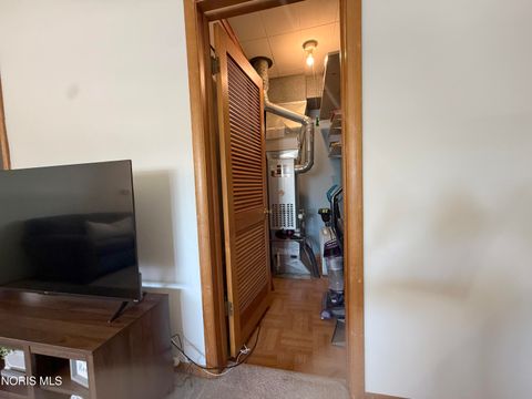 Tiny photo for 114 E Perry Street, Walbridge, OH 43465 (MLS # 10004738)