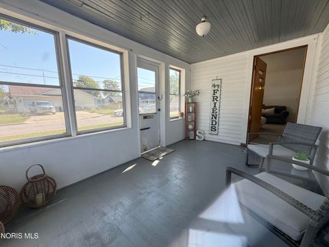 Tiny photo for 114 E Perry Street, Walbridge, OH 43465 (MLS # 10004738)