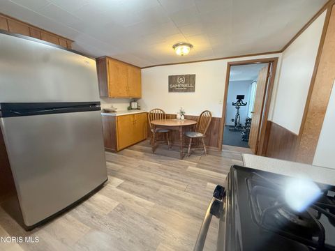 Tiny photo for 114 E Perry Street, Walbridge, OH 43465 (MLS # 10004738)