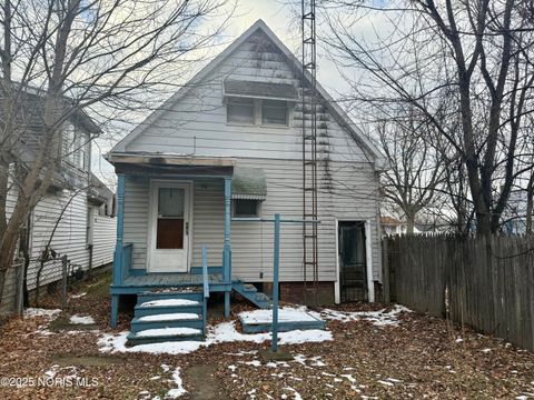 Tiny photo for 3118 Elm Street, Toledo, OH 43608 (MLS # 10002355)