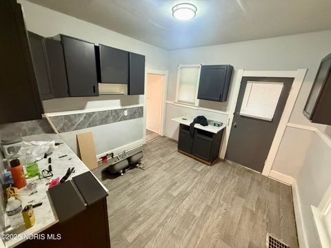 Tiny photo for 3118 Elm Street, Toledo, OH 43608 (MLS # 10002355)