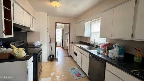 Tiny photo for 142 Van Buren Avenue, Toledo, OH 43605 (MLS # 10005827)